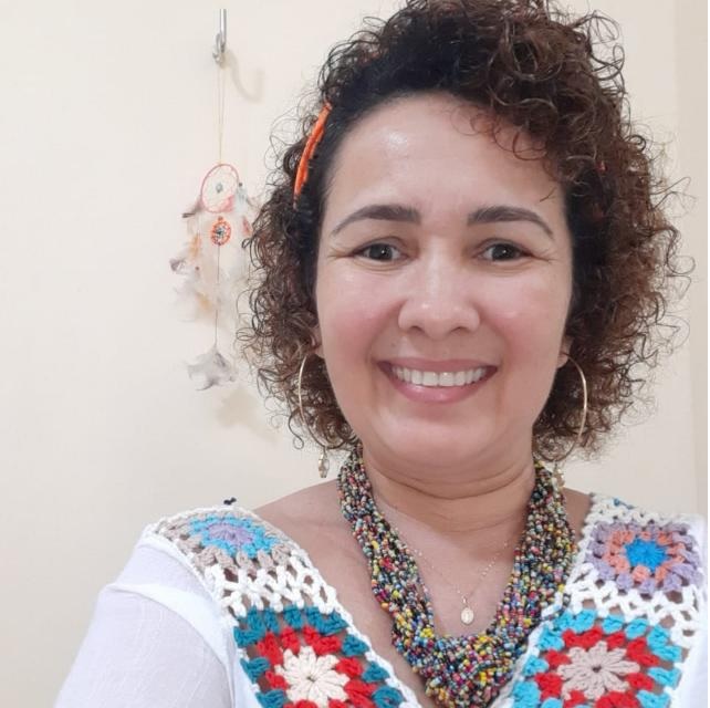 Liana Liberato Lopes Carlos - coordenadora do curso de Letras