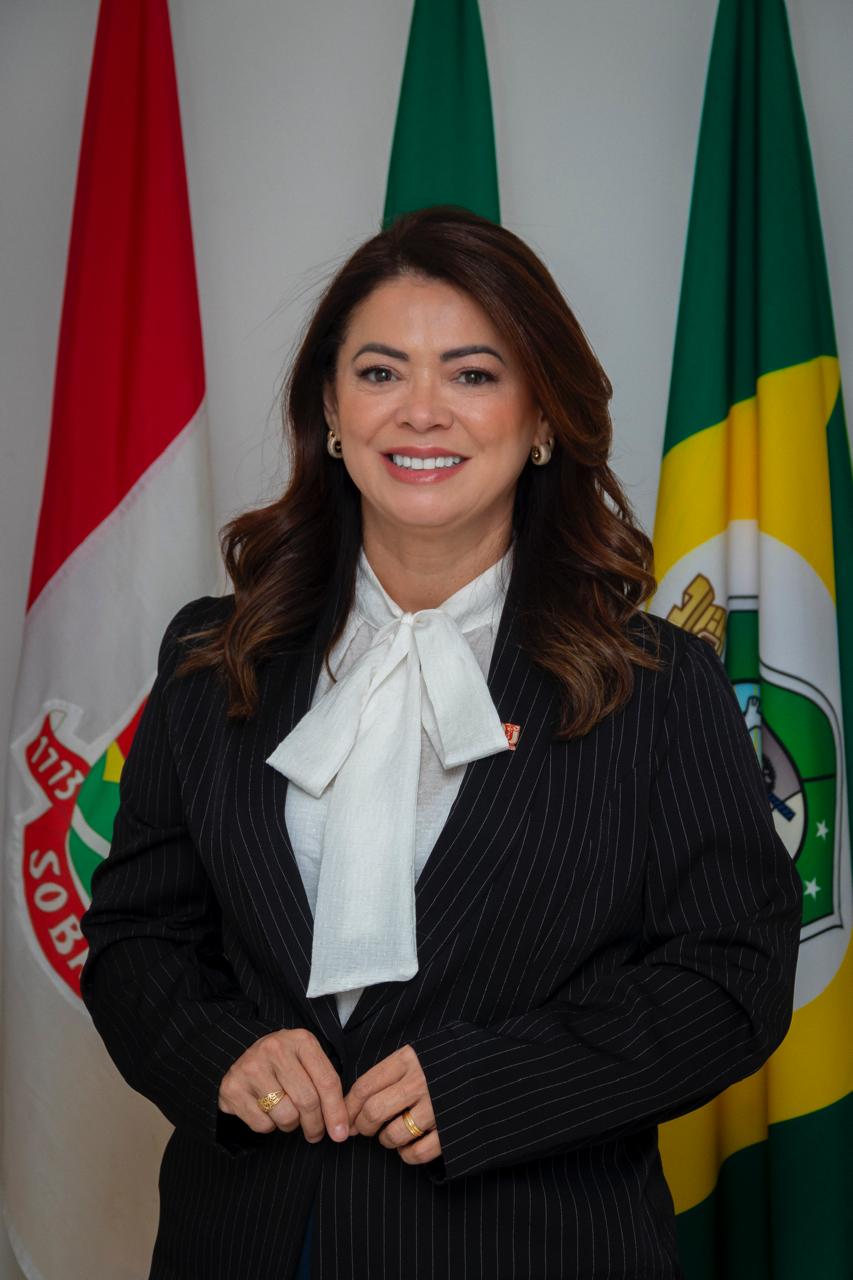 Profa. Ma. Graça Maria de Morais Aguiar e Silva