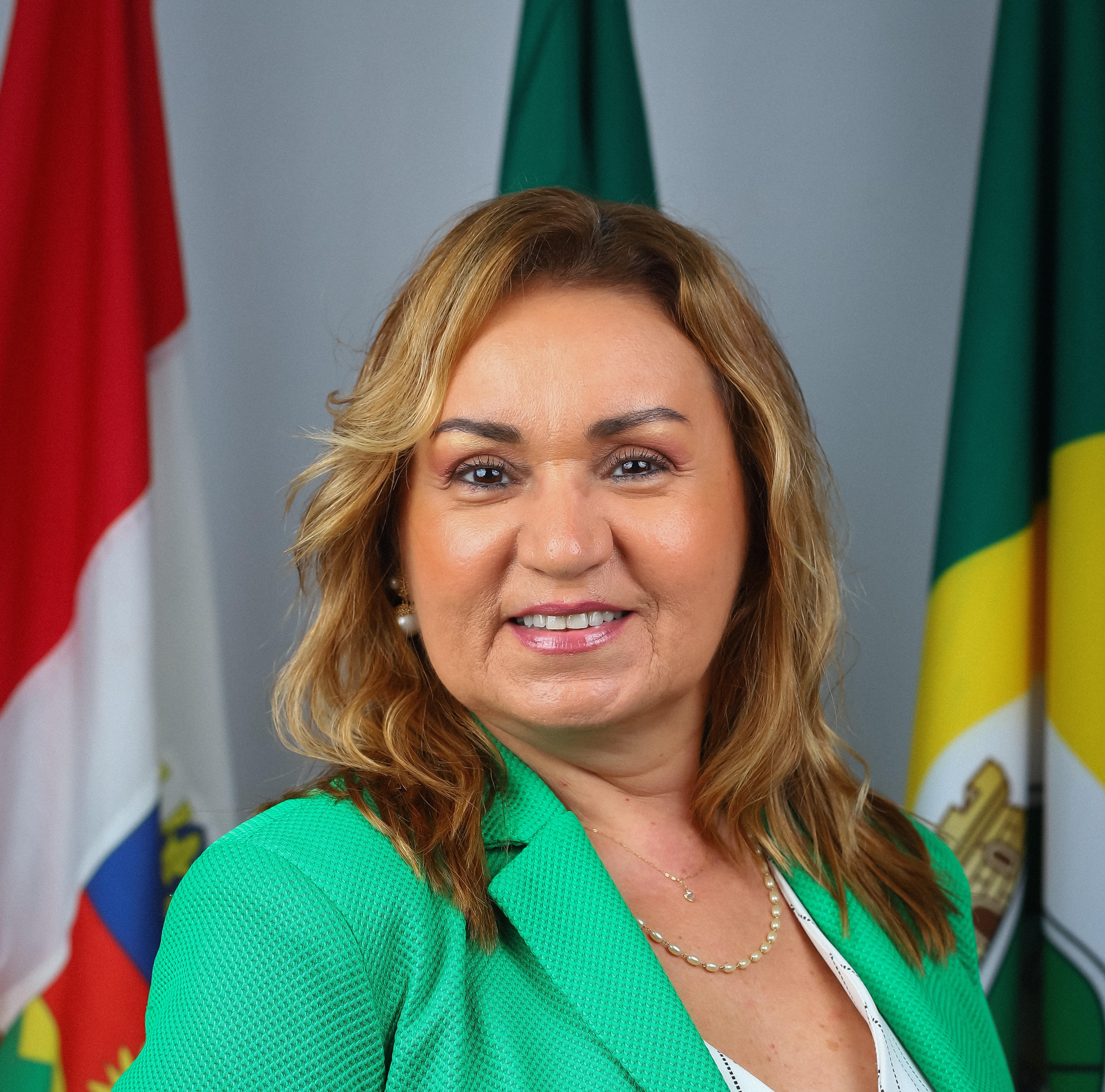 Profa. Me. Lourdes Claudênia Aguiar Vasconcelos